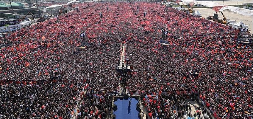 Büyük İstanbul Mitingi'ne 1 milyon 700 bin kişi katıldı