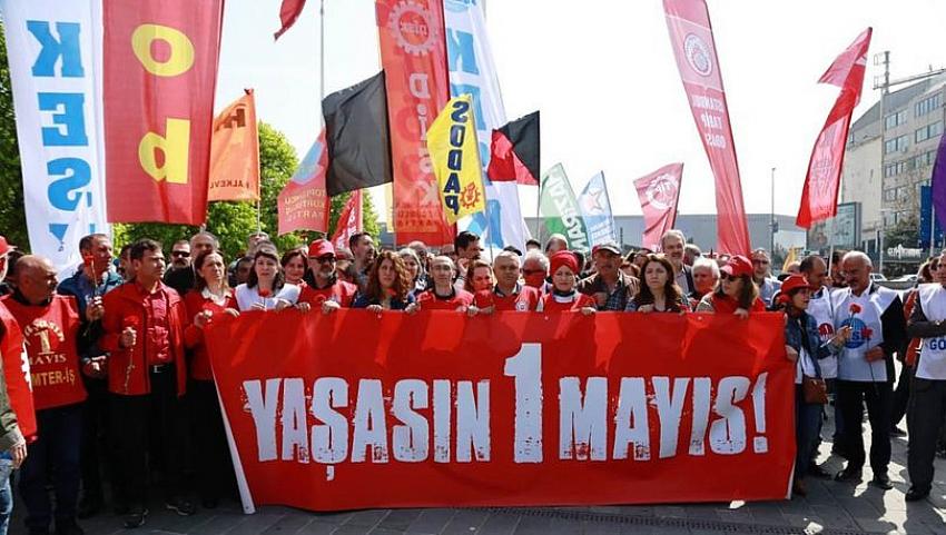 1 Mayıs Marşını Bandırmalı sanatçı Sarper Özsan  yazmış,bestelemiş