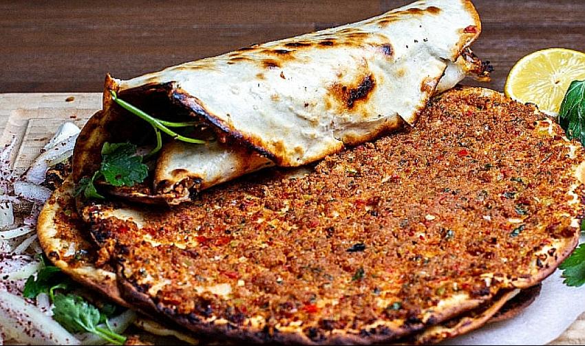 Lahmacunun içinde yok yok!