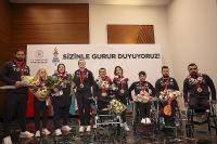 Paralimpik Oyunları'nda sporcular Türkiye'ye döndü