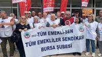 Emekliler TÜİK önünden seslendi